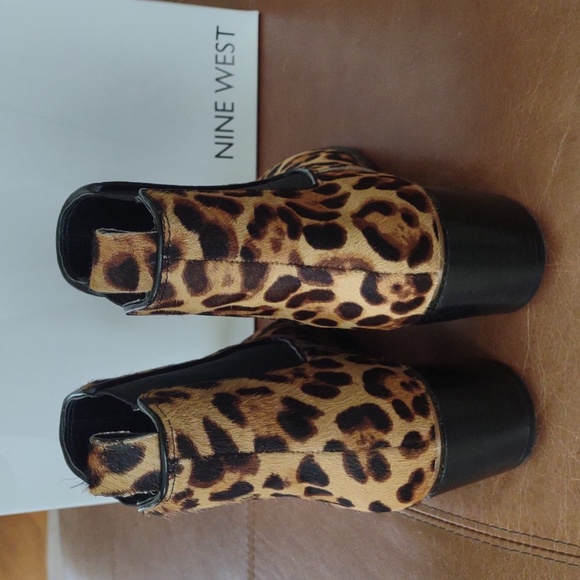 Nine West calf hair animal print Chelsea ankle bootie - Picture 3 of 11
